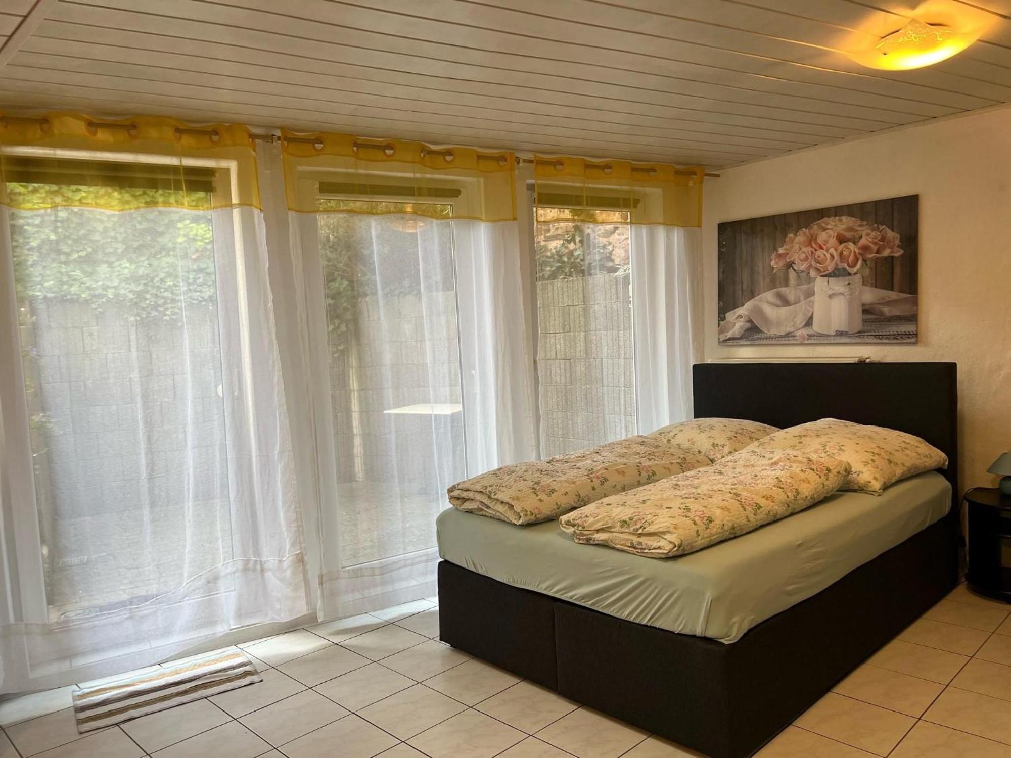 Linh'S Ferienwohnung Сарбург Екстериор снимка