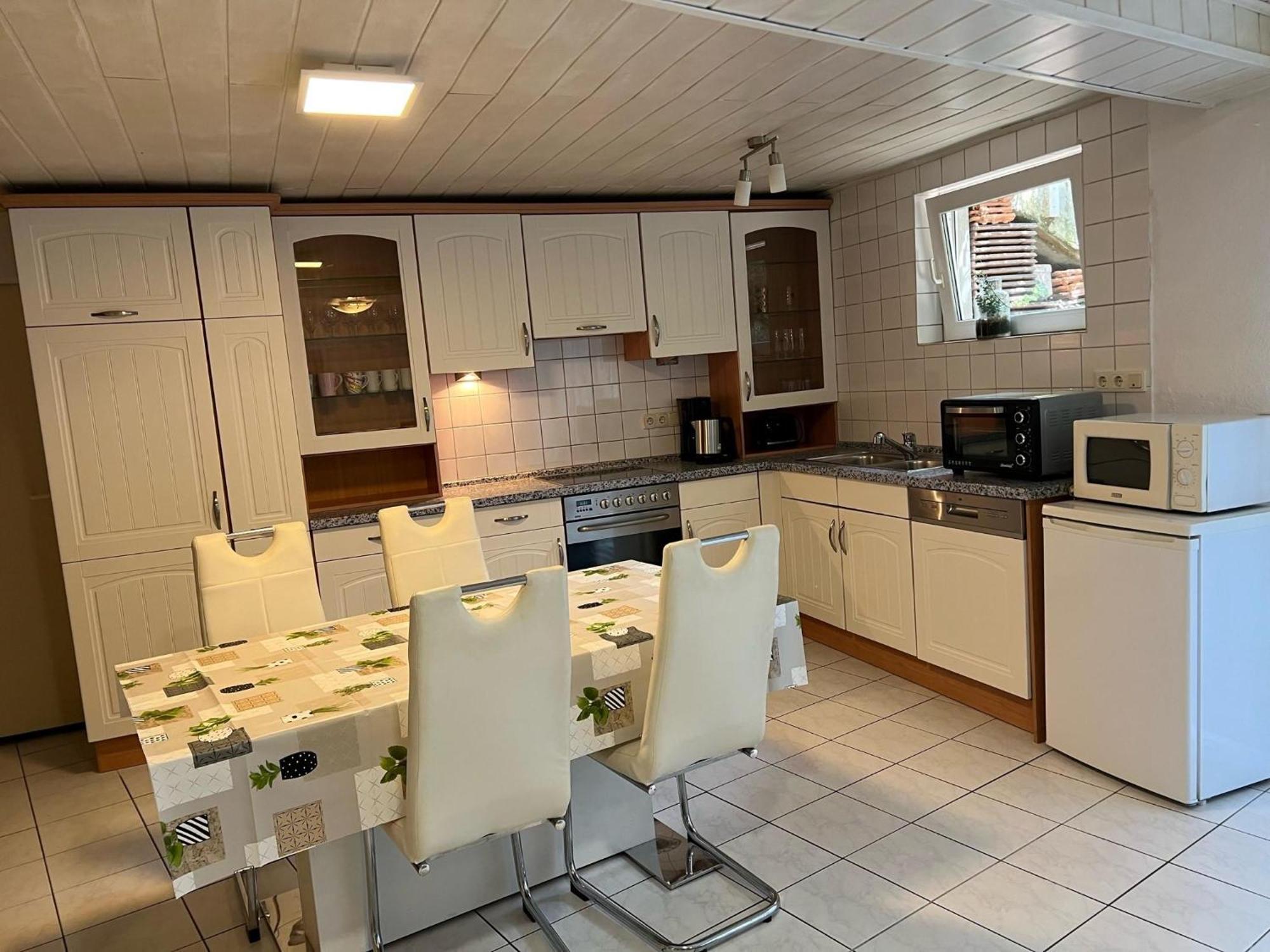 Linh'S Ferienwohnung Сарбург Екстериор снимка